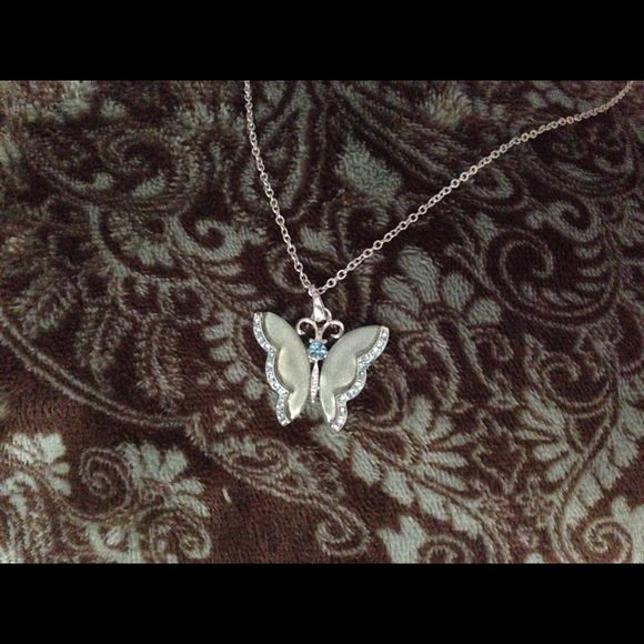 Necklace - Picture 1 of 1