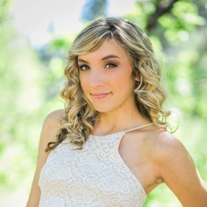 Meet your Posher, Adriana