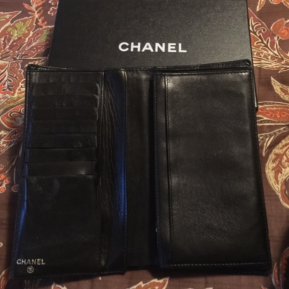 Chanel Wallet - Picture 2 of 4