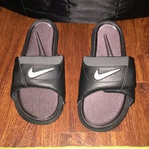Nike slides. NWOT‼️