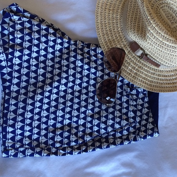The cutest Sailboat Nautical Shorts! Old Navy - Picture 4 of 4