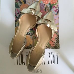 Gold bow flats!