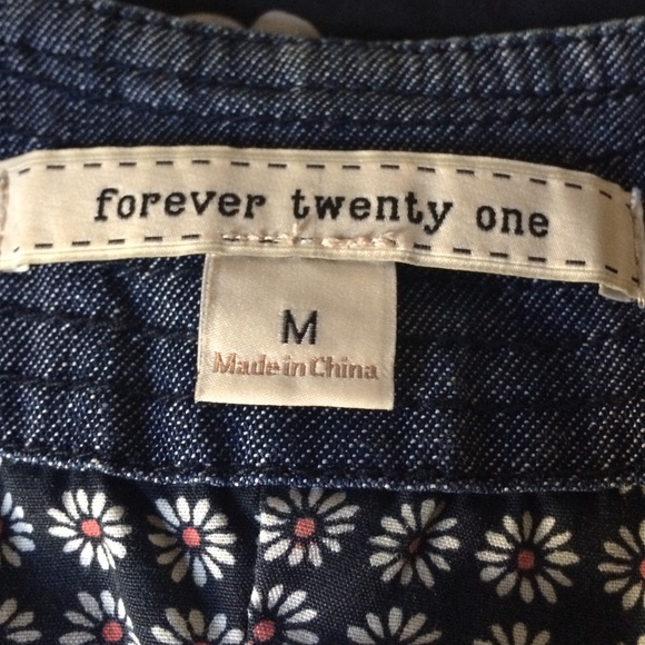 Denim vest. - Picture 2 of 3