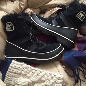 Sorel Tivoli II Suede Snow Boots.