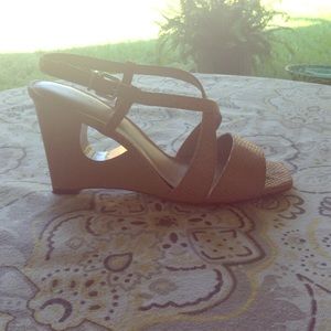 Antonio Melani sambatan/gold wedges
