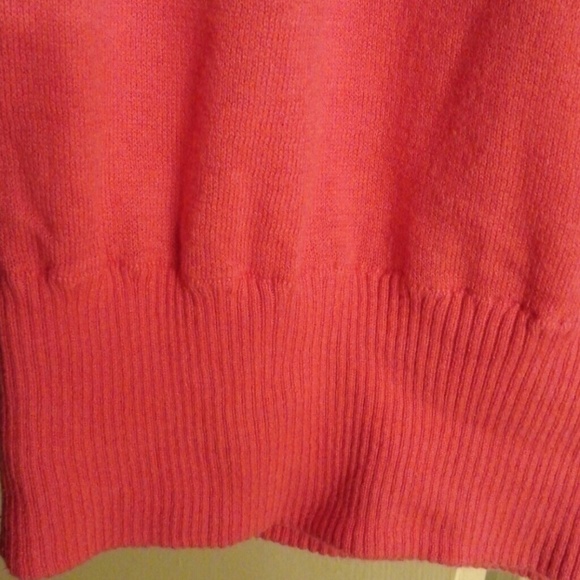 Bright coral lightweight sweater with 3/4 sleeves - Picture 2 of 3