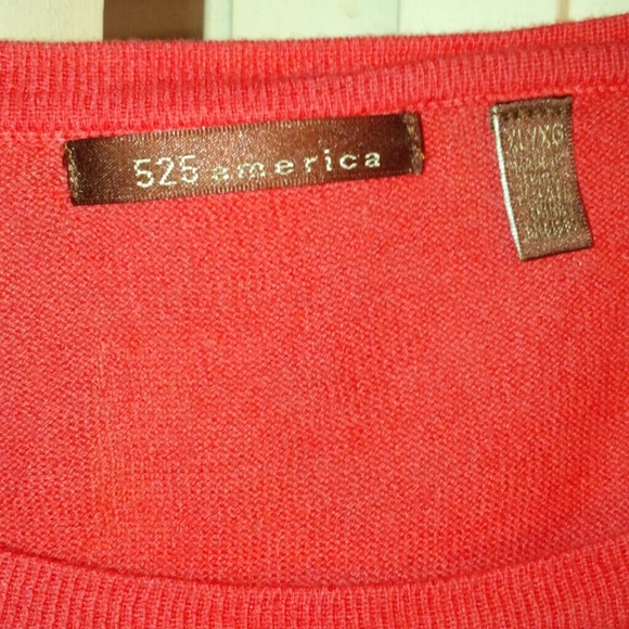 Bright coral lightweight sweater with 3/4 sleeves - Picture 3 of 3