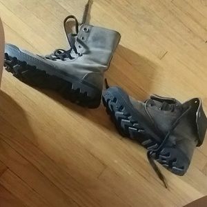 Palladium baggy boot