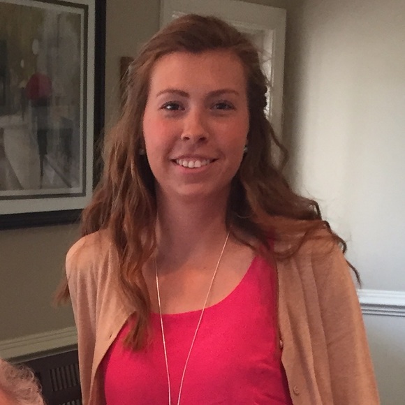Meet your Posher, Alicia