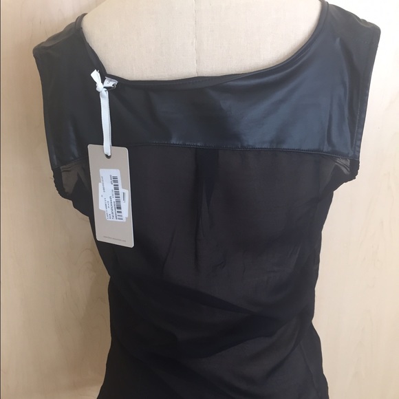 🚫SOLD🚫Tank top see throw back - Picture 2 of 4