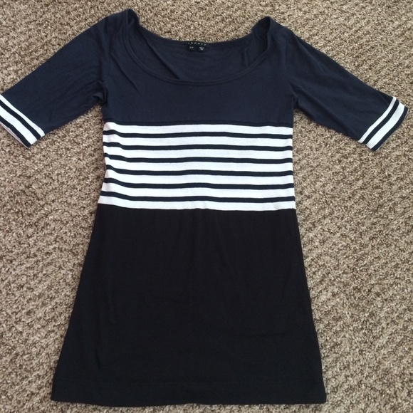 Theory navy, black and white top
