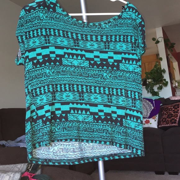 Tribal top - Picture 2 of 3