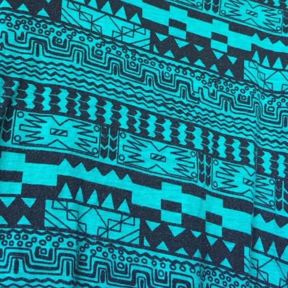 Tribal top - Picture 3 of 3