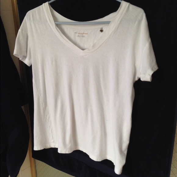Extra small  Anthropologie white v-neck