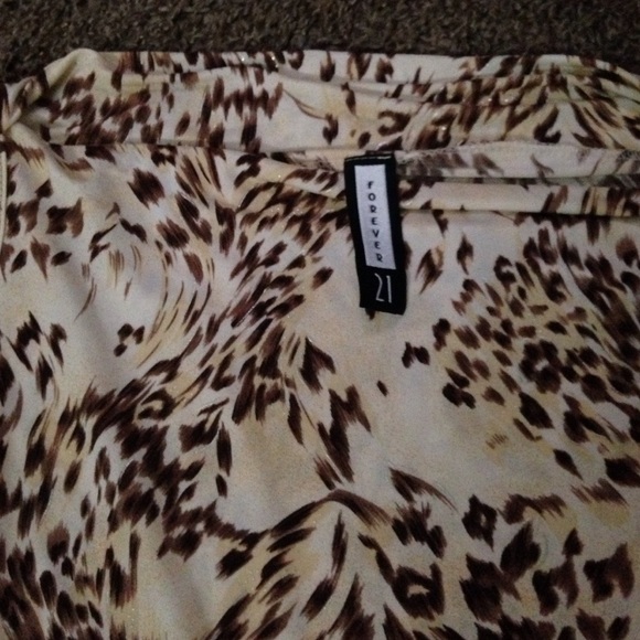 Nice top - Picture 2 of 2