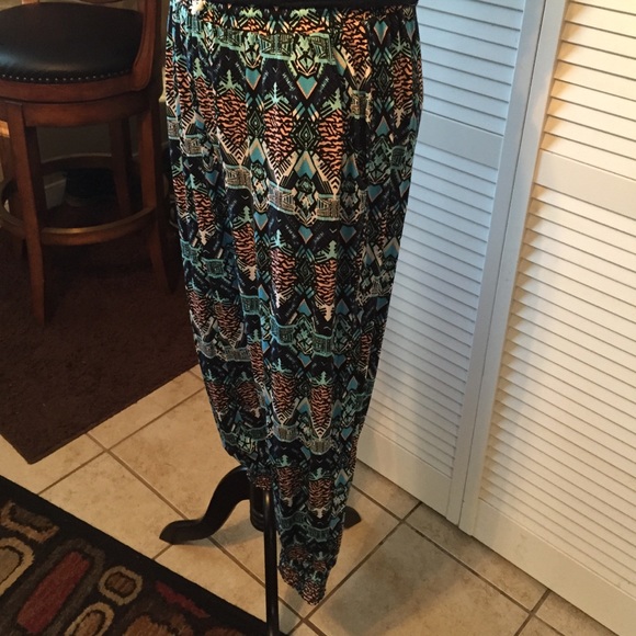 👖NWOT-Patterned Jersey Pants👖 - Picture 2 of 3