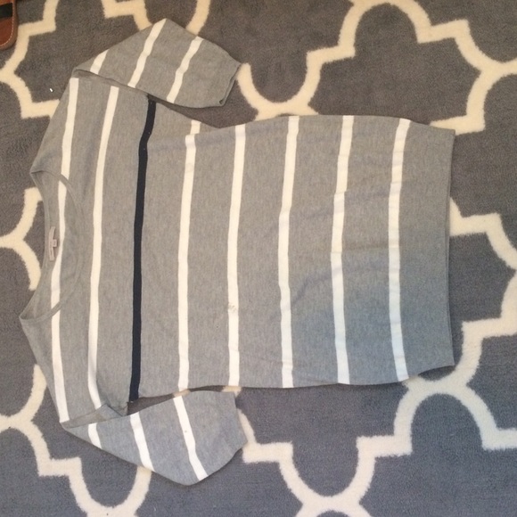 Gap sweater