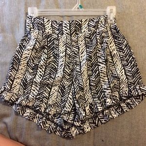 Patterned high wasted shorts