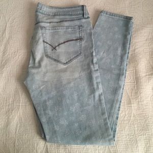 Bullhead Floral Printed Skinny Jeans⭐️🌸