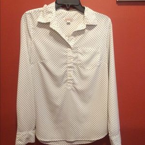 White with black polka dots top