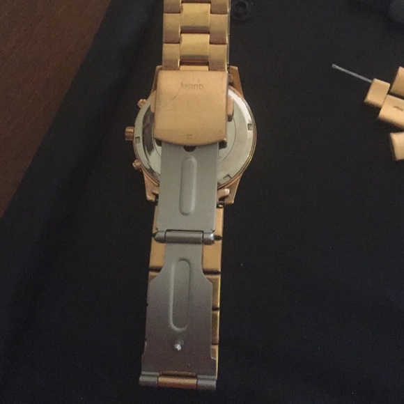 Guess rose gold watch - Picture 3 of 4