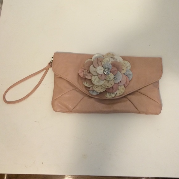 Clutch 🚫SOLD🚫PLEASE DON'T BUY - Picture 1 of 3