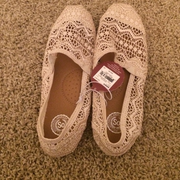 Lace shoes