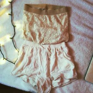 Embroidery lace gold sleeveless top