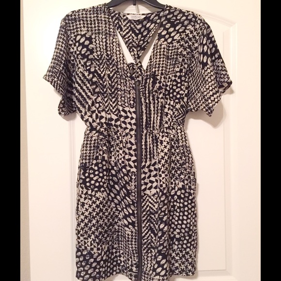 TRAMP Dresses & Skirts - DONATED - Cute Mixed Print Black & Cream Dress!