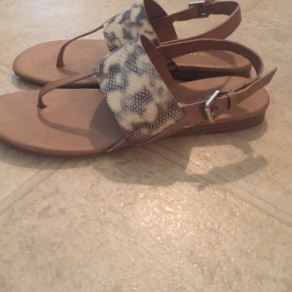 Amazing sandals, Franco Sarto , with Snake design - Picture 2 of 4
