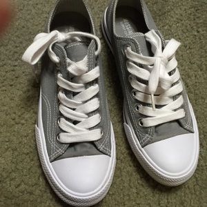 Mossimo sneaks wore one time