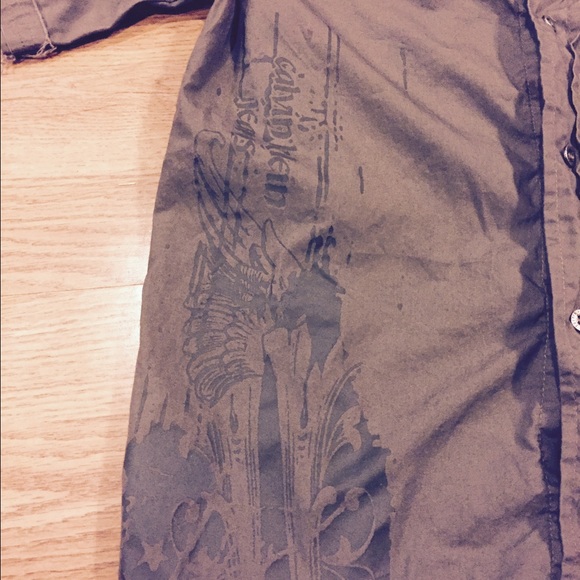 Boys button down top. - Picture 2 of 4