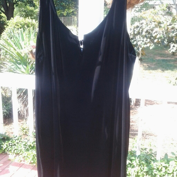 Black Velvet Chemise Size 26/28