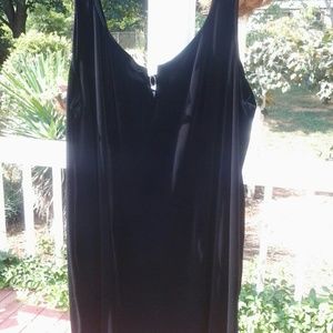 Black Velvet Chemise Size 26/28