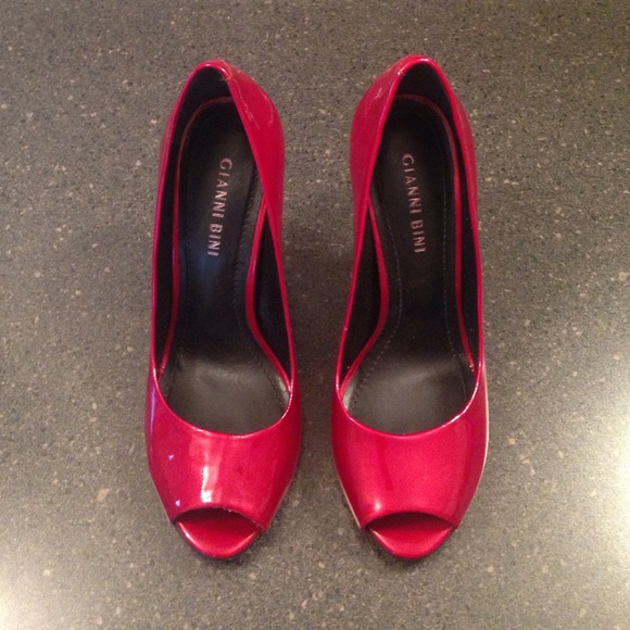 Peep Toe Red Heels/Pumps