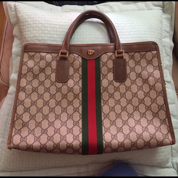 Gucci Handbags - ✨***Recently Reduced***✨Gorgeous Gucci Satchel