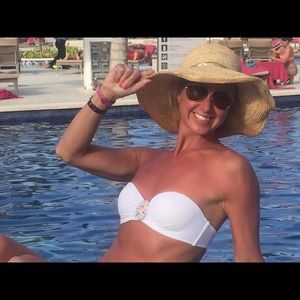 Meet your Posher, Robin