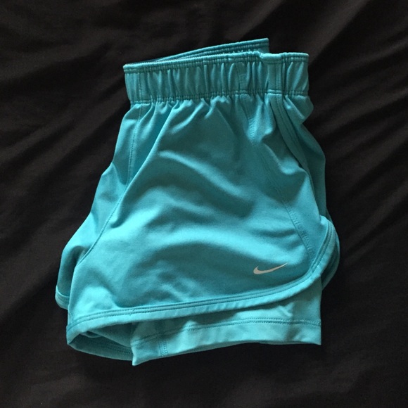 💎Nike tennis shorts with Nike pros💎