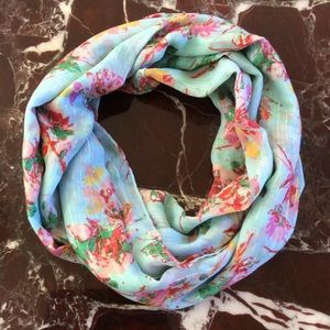Charlotte Russe floral circle scarf
