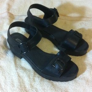 SOLD Black buckle chunky sandals