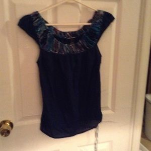 Sleeveless shirt