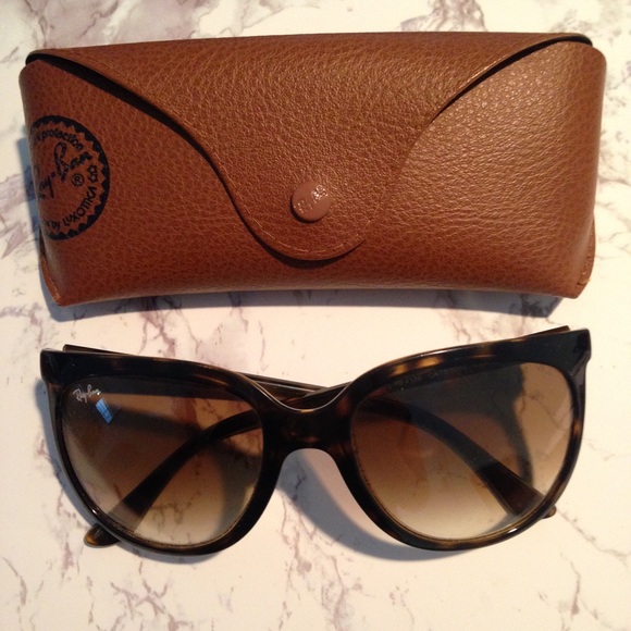 Ray-Ban tortoise shell sunglasses