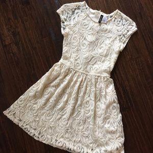 Crème White Lace Dress