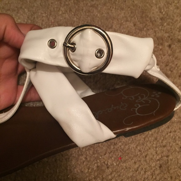 White strapped sandals - Picture 2 of 3