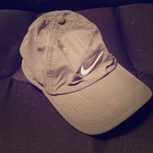Nike dri-fit grey hat