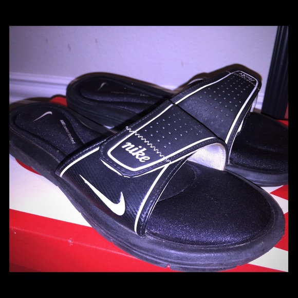 Nike comfort footbed slides!!!!