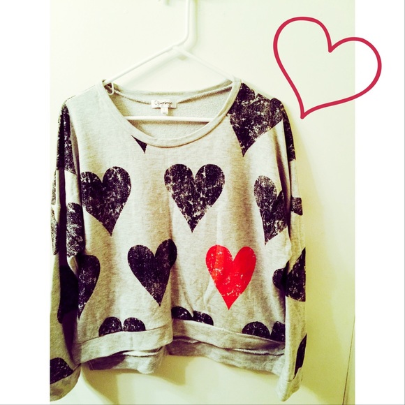 Grey cropped sweatshirt w/hearts