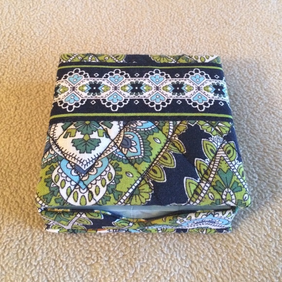 Vera Bradley Accessories - *PRICE NEGOTIABLE* Vera post-it case in Cambridge