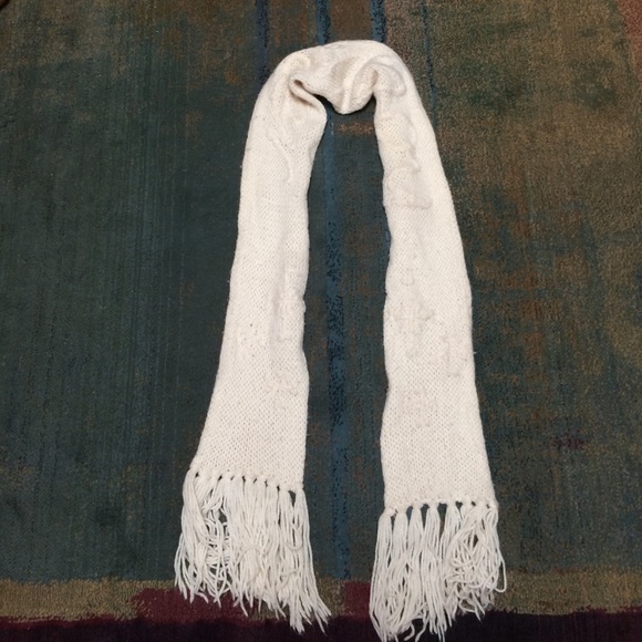DONATED. Hollister scarf