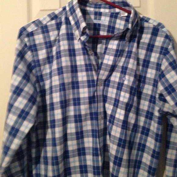 S T shirt